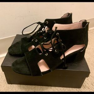 Taryn Rose Black Suede Gladiator Sandal. Size 9.5